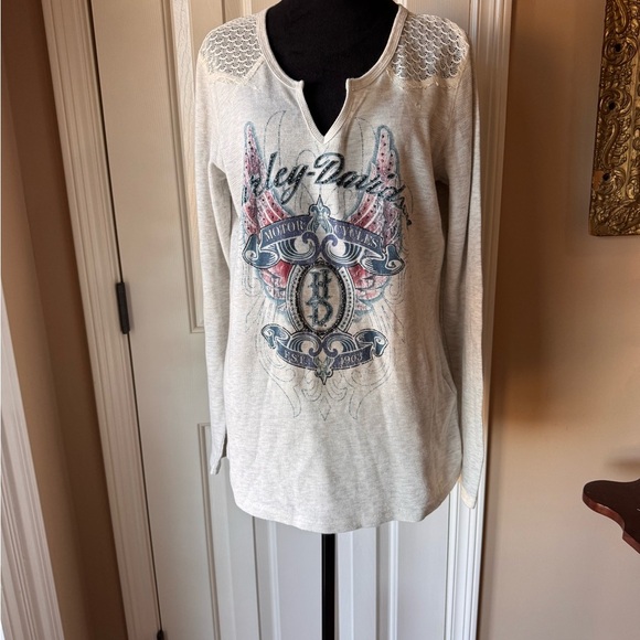 Harley-Davidson Tops - Harley-Davidson Cream Long Sleeve with Red and Blue Graphic size x-large